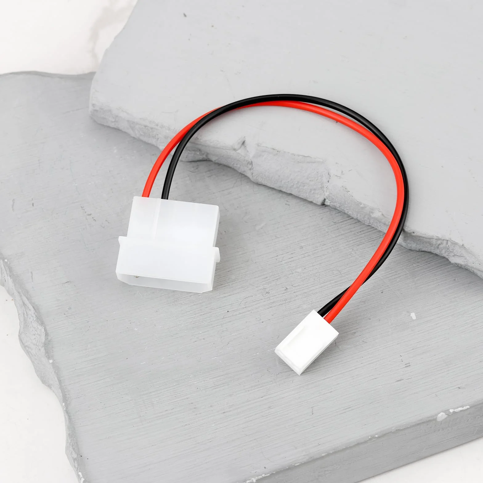 Confezione da 2 cavi adattatori compatibili con Molex 4 pin maschio a 3 pin femmina per ventola a 2 fili per ventola del PC e hub della ventola