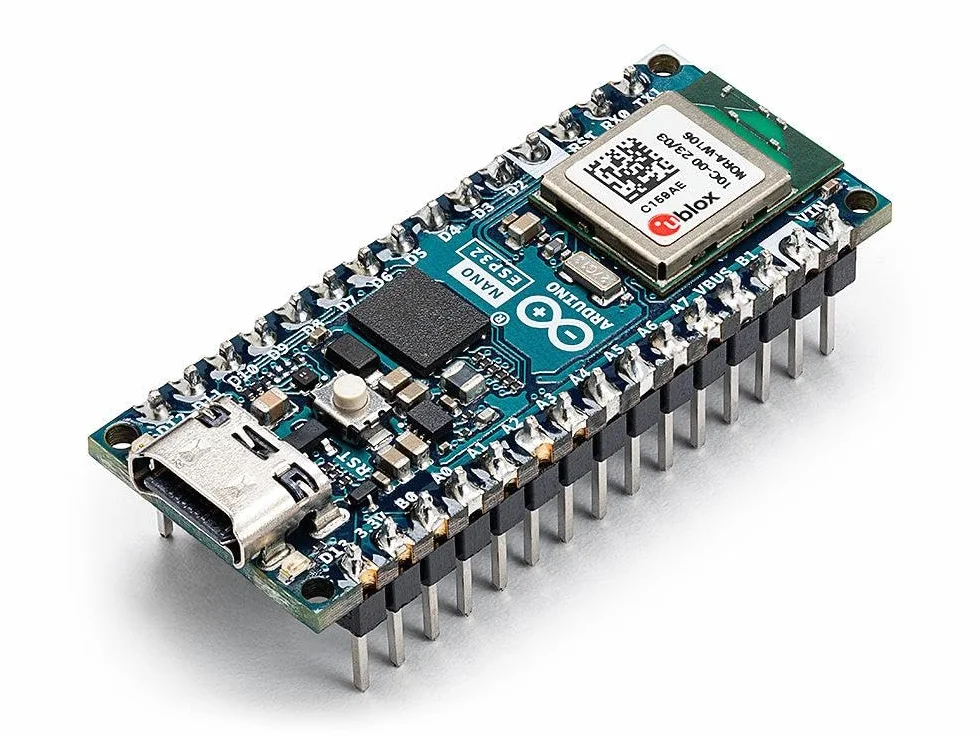 Arduino Nano ESP32 with Headers [ABX00083] - Scheda compatta con microcontrollore ESP32, WiFi e Bluetooth integrati, ideale per progetti IoT, automazione e applicazioni connesse con Arduino IDE.