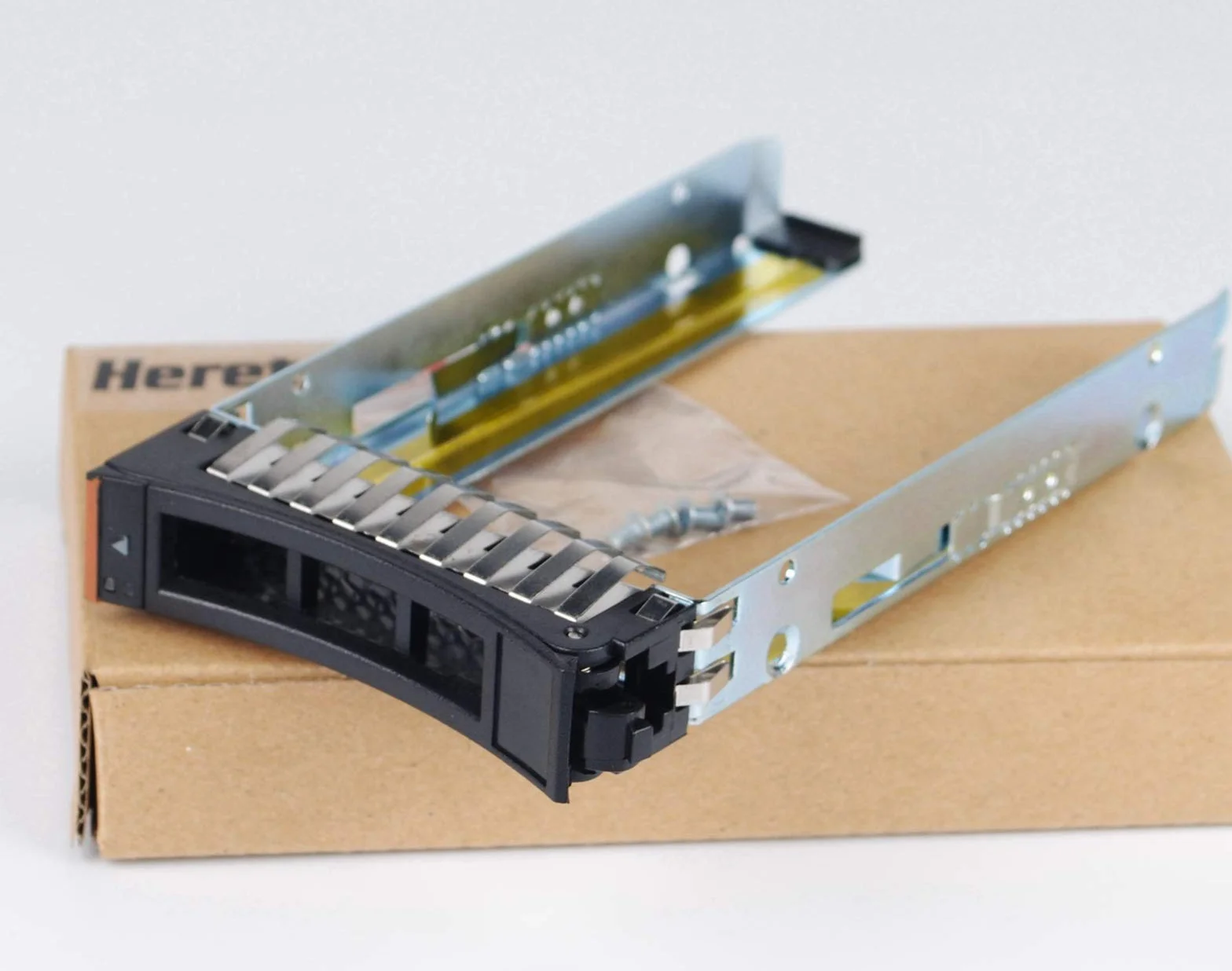 2,5 pollici Vassoio di Ricambio per Hard Disk SFF SAS SATA Tray Caddy Compatibile Con IBM 44T2216 x3250 x3550 x3650 x3500 x3200 x3400 M2 M3 M4 HS12 HS22