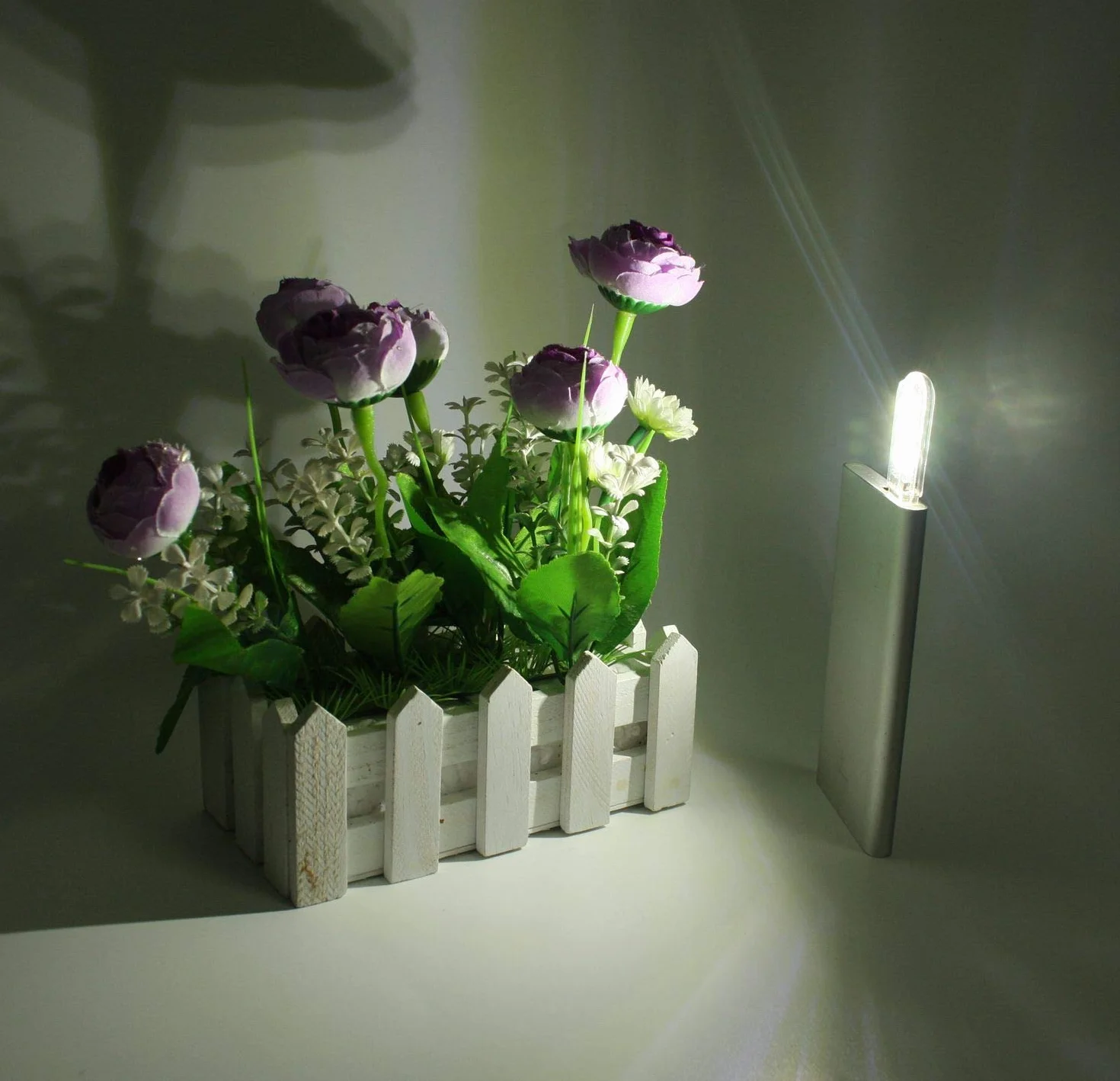 LED Lampada USB, Luce LED USB Portatile, Luce Tastiera per PC Computer, Lampada da Lettura Regolabile, Collo di Cigno Flessibile + Luci Bianche/Gialle