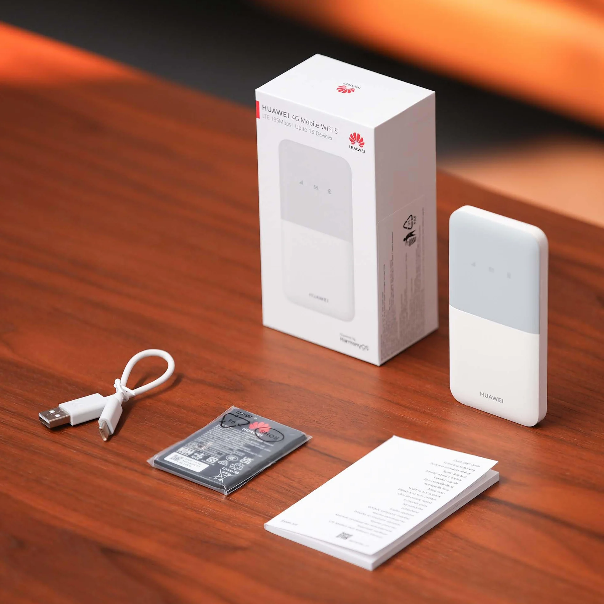 HUAWEI 4G Mobile WiFi 5 E5586 Router Wi-Fi Portatile Cat.4 Hotspot LTE 200 Mbps