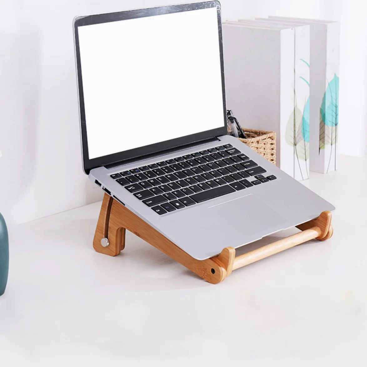 CALLARON Supporto per Laptop in Phyllostachys Pubescens Regolabile Aumento Altezza e Protezione Schiena, Design Semplice ed Elegante per Scrivania o Libreria