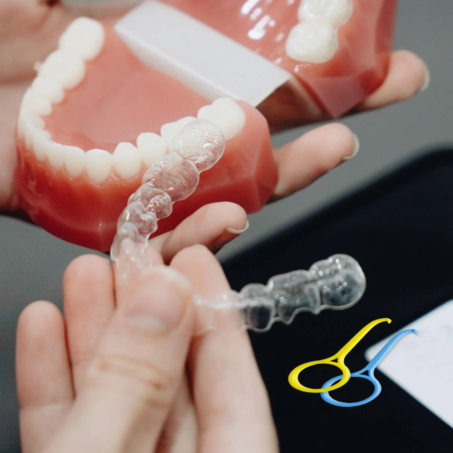Strumento di Rimozione dell'Allineamento Dentale, Gancio per Apparecchio Invisibile, Aligner Removal Tool per Igiene Orale (30 Pezzi, 5 Colori)