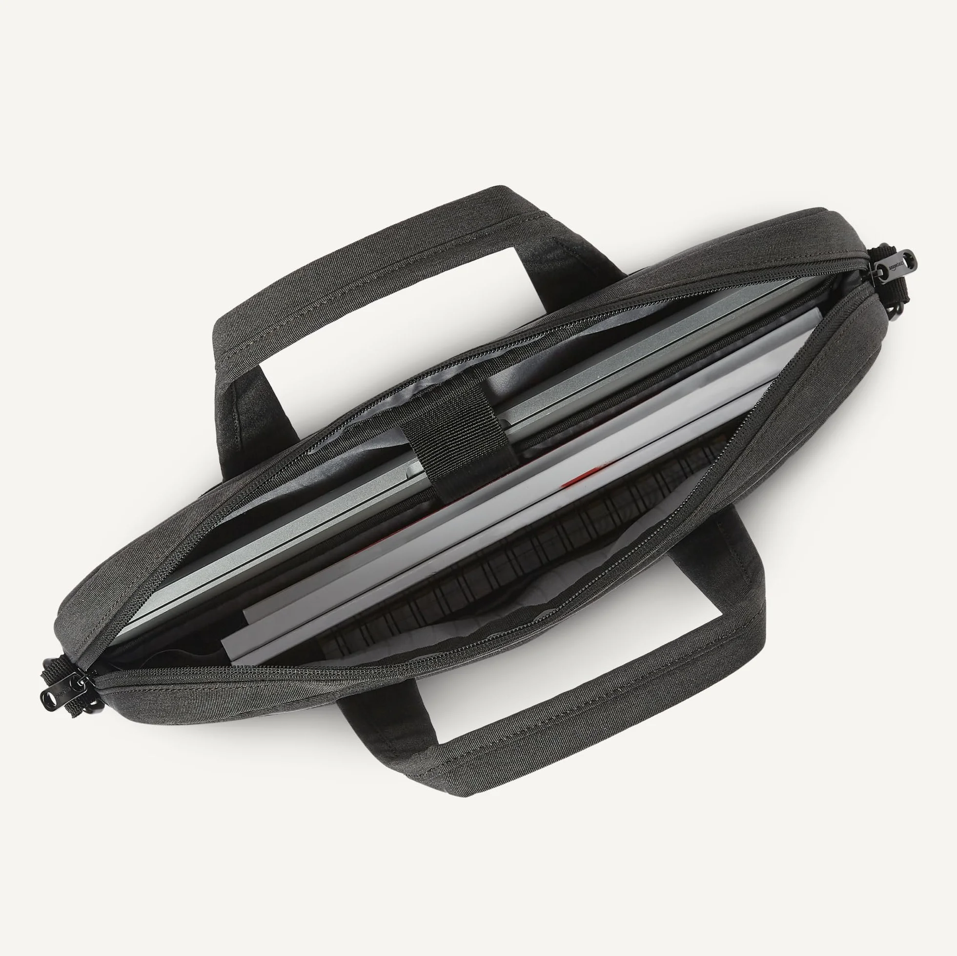 Amazon Basics - Borsa a tracolla per laptop e tablet da 15.6in (39.6cm) per donna e uomo, nero