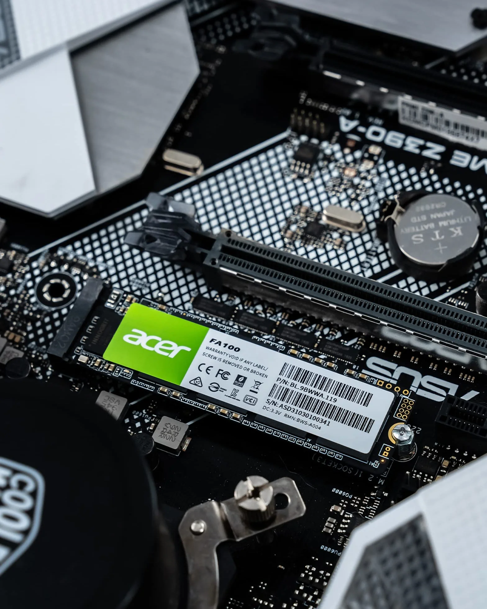 Acer FA100 SSD PCIe 3.0 NVMe 1 TB: Velocità di lettura fino a 3300 MB/s, disco interno Gen3x4 M.2 2280 con HMB e SLC - SSD per laptop/desktop e giochi.