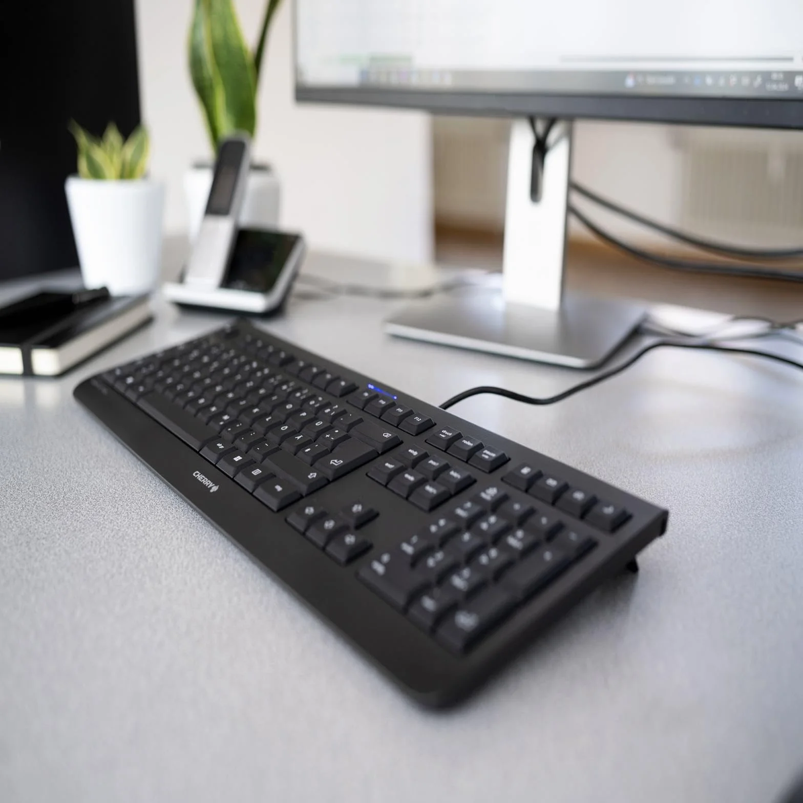 CHERRY KC 1000 Tastiera con filo QWERTY Layout Italia USB Nero