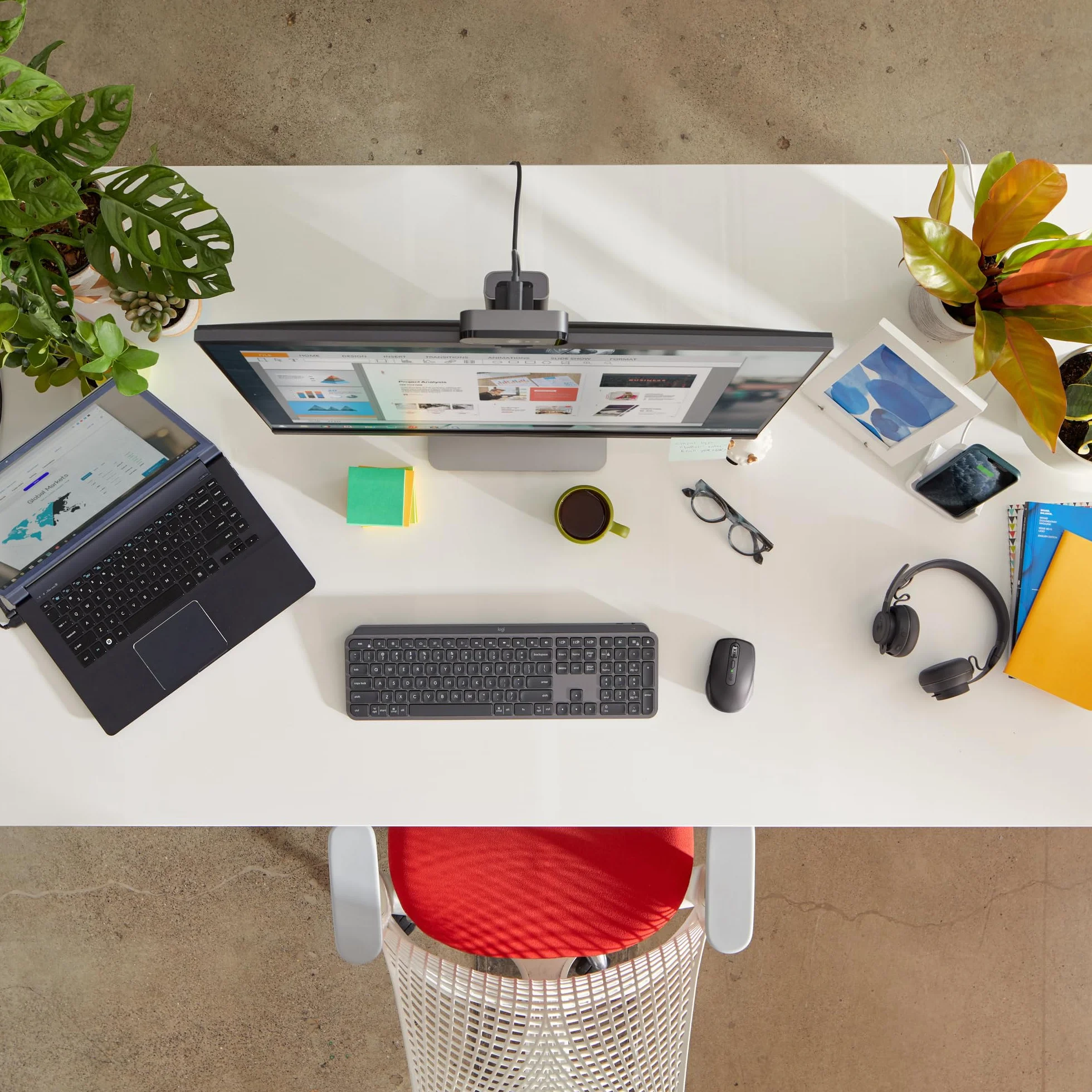 Logitech MX Keys Advanced for Business Tastiera wireless illuminata, ricevitore USB Logi Bolt, Bluetooth, tasti retroilluminati, ricaricabile, layout QWERTY Italiano - Grafite