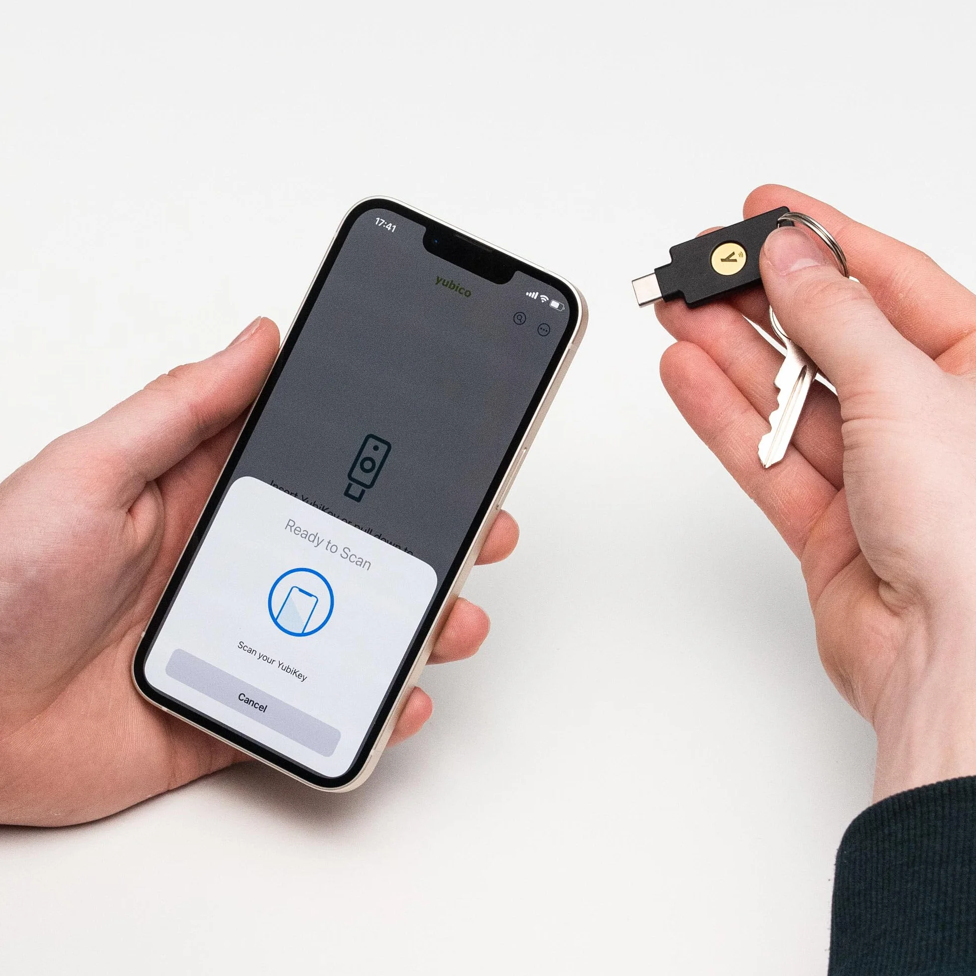 Yubico - Security Key C NFC - Chiave di sicurezza per autenticazione a due fattori nera (2FA), connessione tramite USB-C o NFC, certificazione FIDO U2F/FIDO2