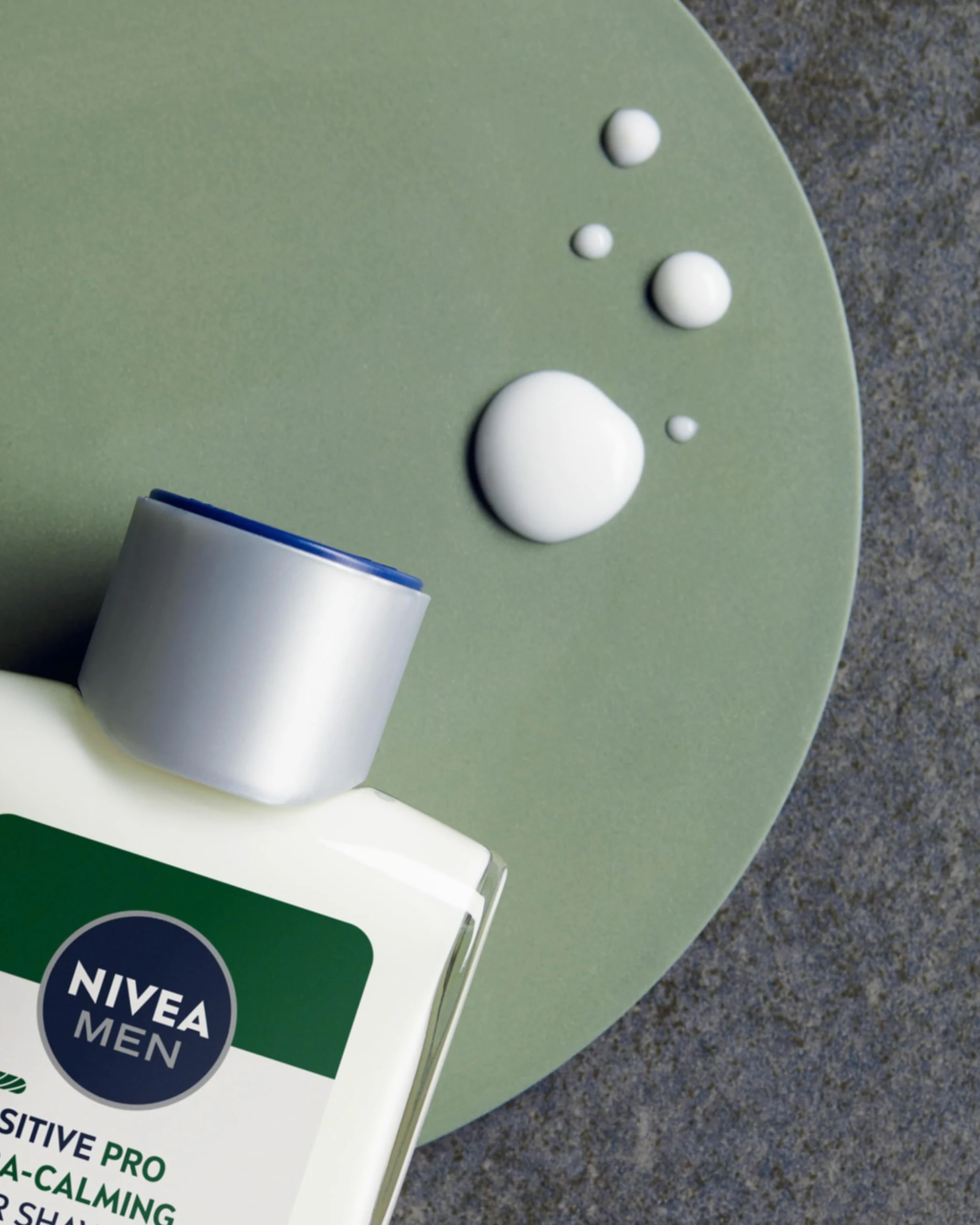 NIVEA MEN Sensitive Pro Balsamo Dopobarba Ultra-Calming 100 ml, After Shave Uomo con Olio di Semi di Canapa e Vitamina E