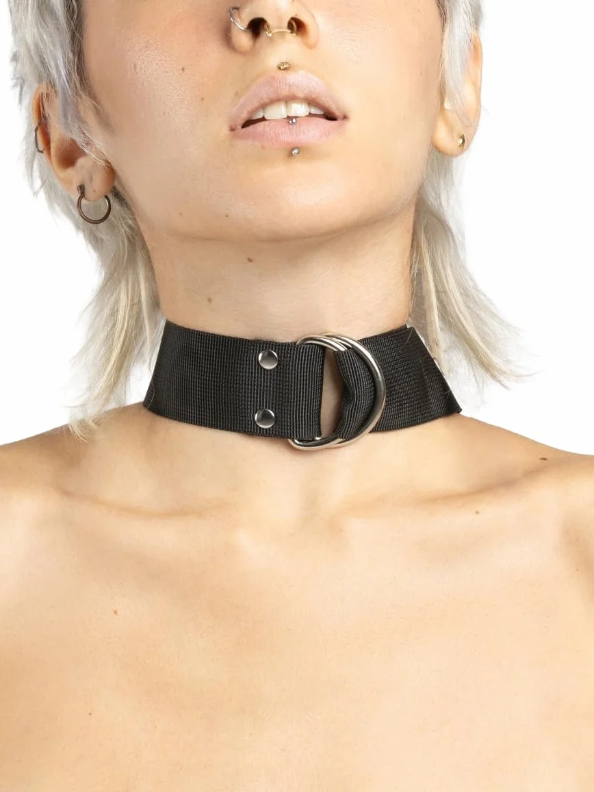 BONDAGERIE® Collare con manette, anellino in acciaio