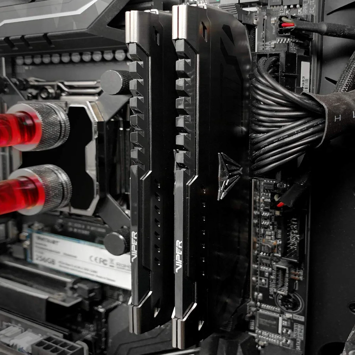 Patriot Viper Steel RAM DDR4 3600 Mhz 16GB (2x8GB) C18 Kit di Memoria Gaming XMP 2.0 Grigio