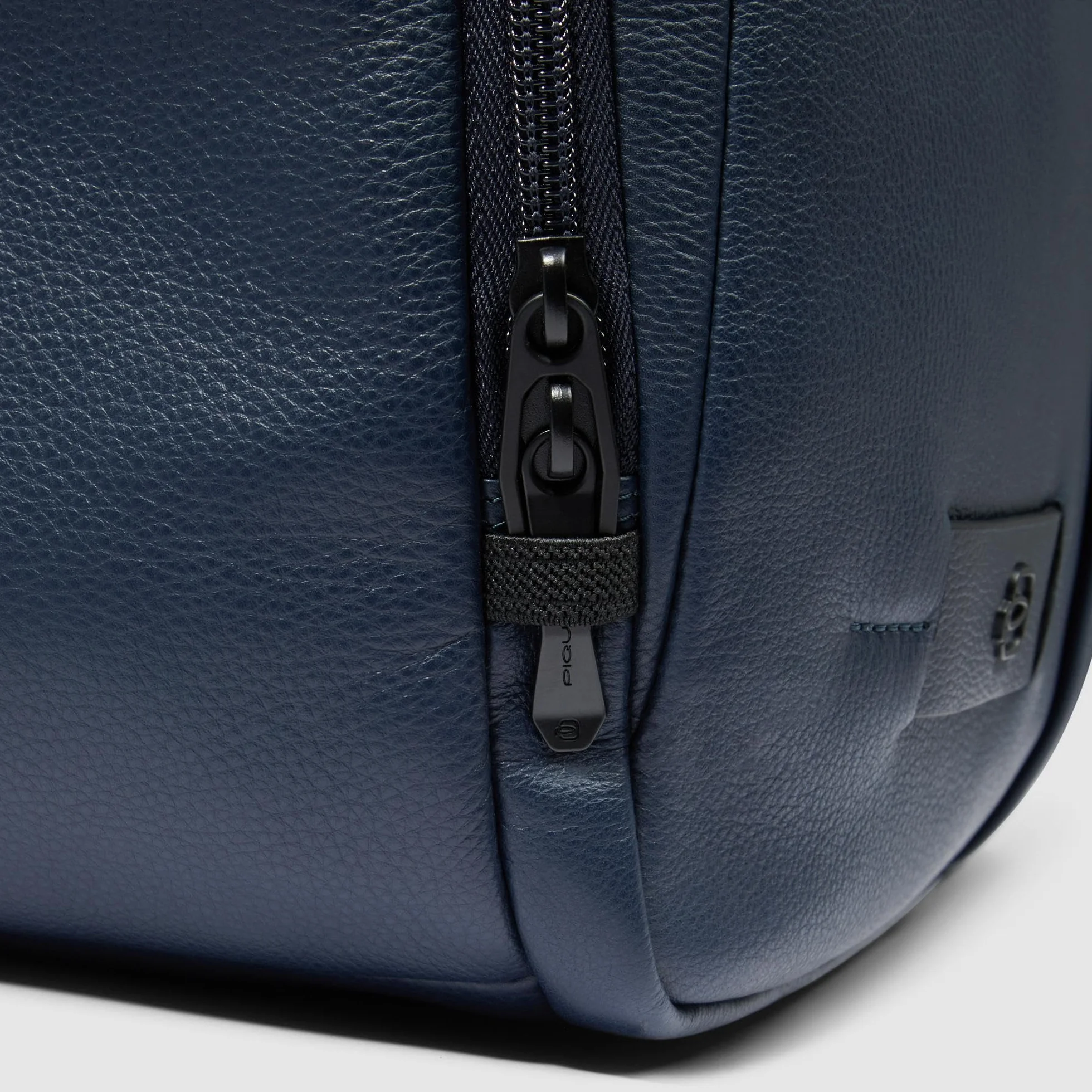 PIQUADRO – Zaino - Porta PC 15.6" – In Pelle – Uomo - Colore Blu