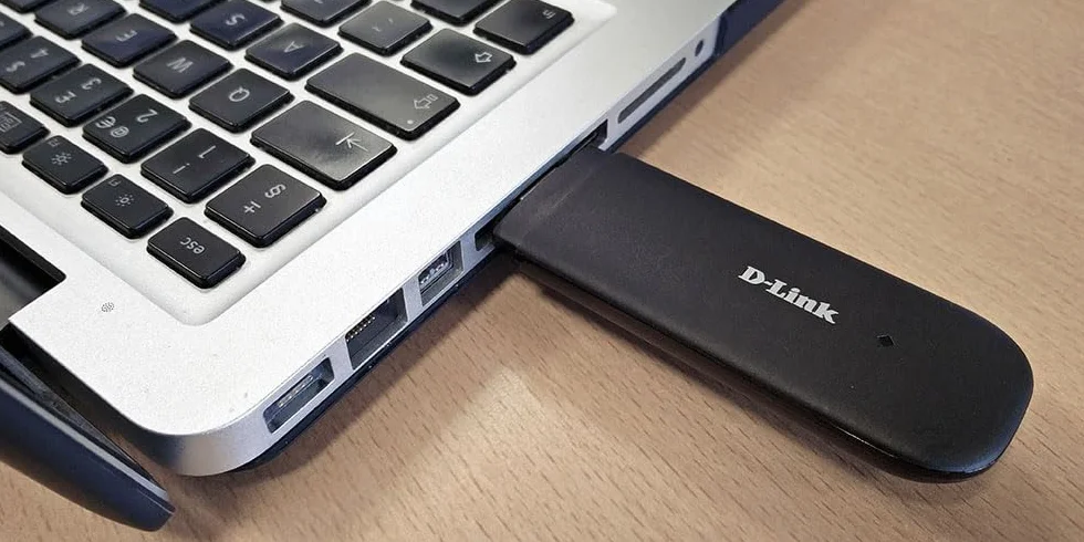 D-Link DWM-222/R Chiavetta Internet USB 4G LTE 3G HSPA+ Nero Antracite